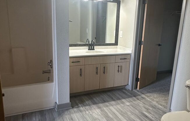1 bed, 1 bath, 780 sqft, $1,260, Unit 211
