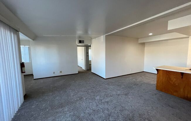 4270 Highland Ave