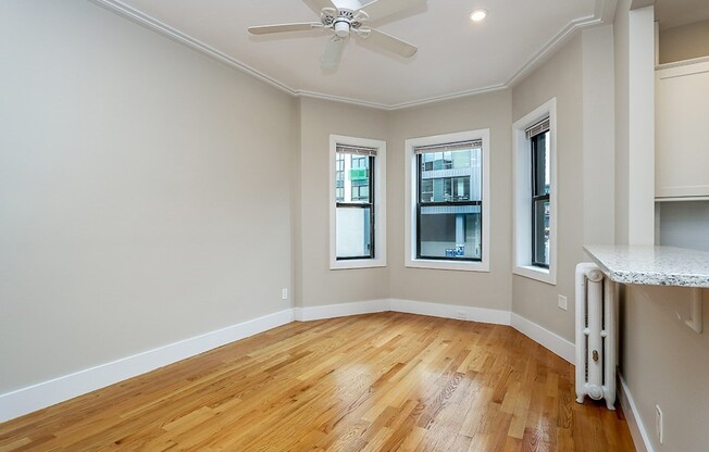 1 bed, 1 bath, 579 sqft, $3,000, Unit 4