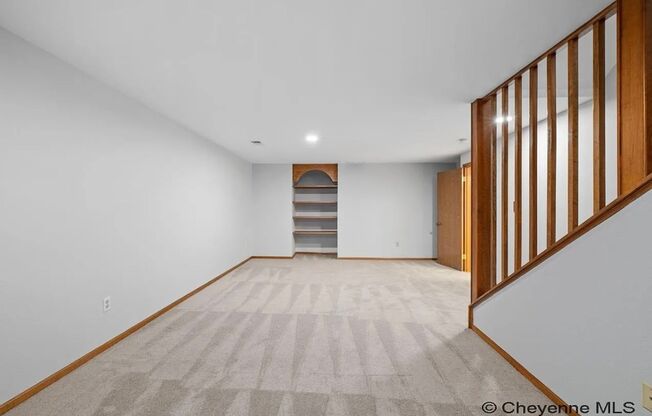 3 BEDROOM, 2 BATHROOM TOWNHOME WITH 1 CAR ATTACHED GARAGE