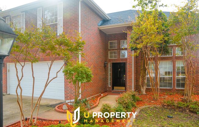 A must-see beautifully shaded house!