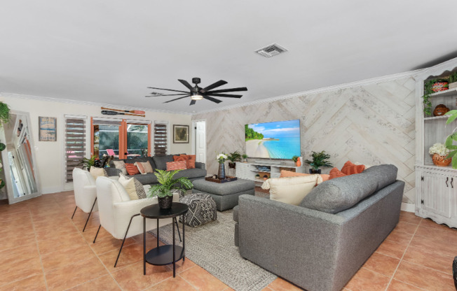 2950 COACH HOUSE LN
