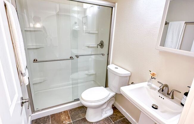 2 beds, 1 bath, 648 sqft, $2,195, Unit 205