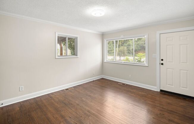 Renovated Cottage - Central West Asheville Location