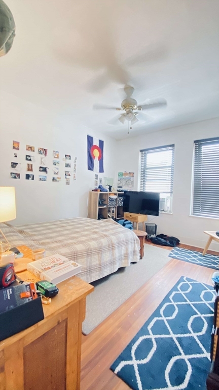 2 beds, 1 bath, 900 sqft, $2,700, Unit 20