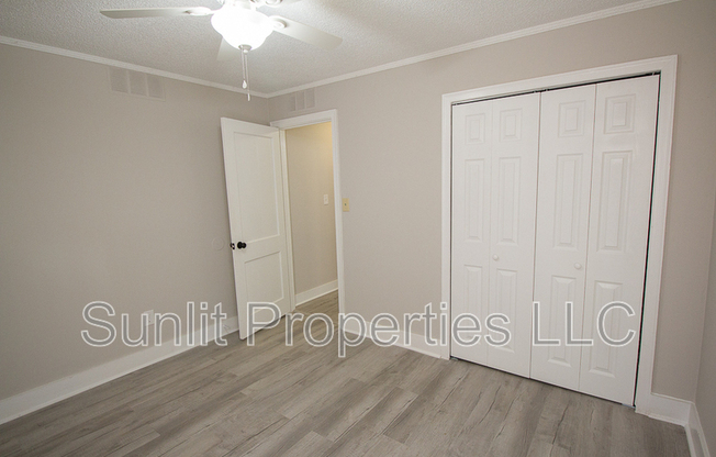 3 beds, 1 bath, 1,135 sqft, $1,400