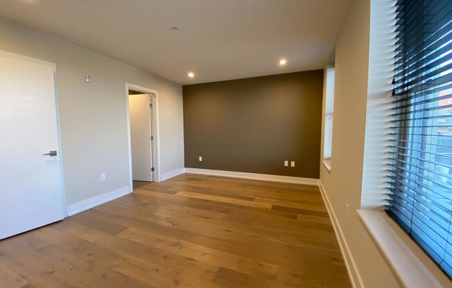 2 beds, 2 baths, 700 sqft, $2,695, Unit 503