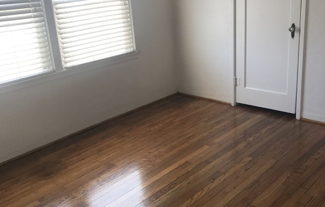 3 beds, 1 bath, $1,900