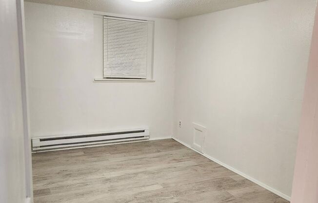 Charming 2-Unit Home in Central Greeley – Pet Friendly with Shared Yard