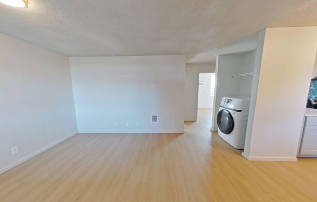 2 beds, 1 bath, 647 sqft, $1,600, Unit 34B