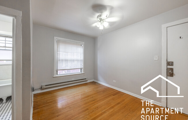 3263 W Wrightwood Ave