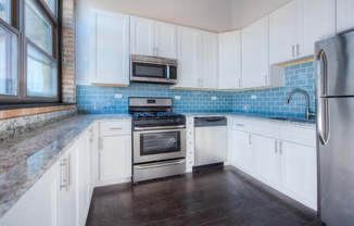 3851 N LINCOLN