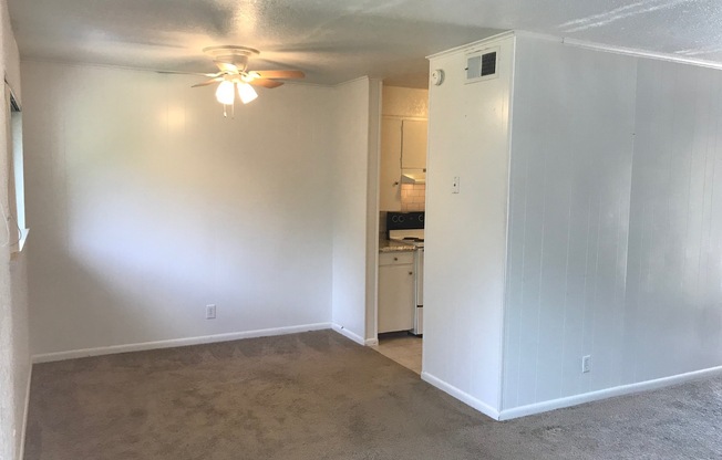 2 beds, 2 baths, 1,012 sqft, $735, Unit 107