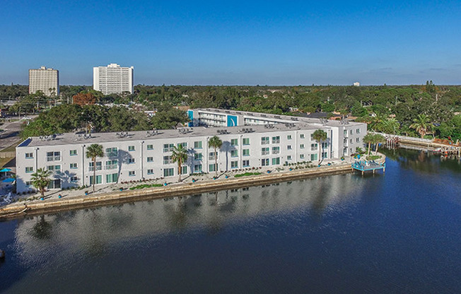 Sailpointe Apartments