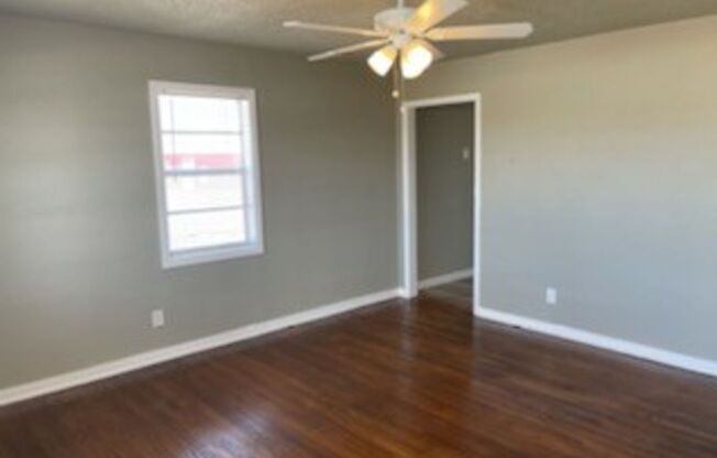 2 beds, 1 bath, $865