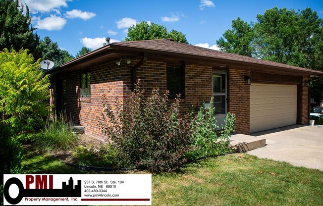 3 Bedroom and 2 bathroom ALL utilities included, House for rent!