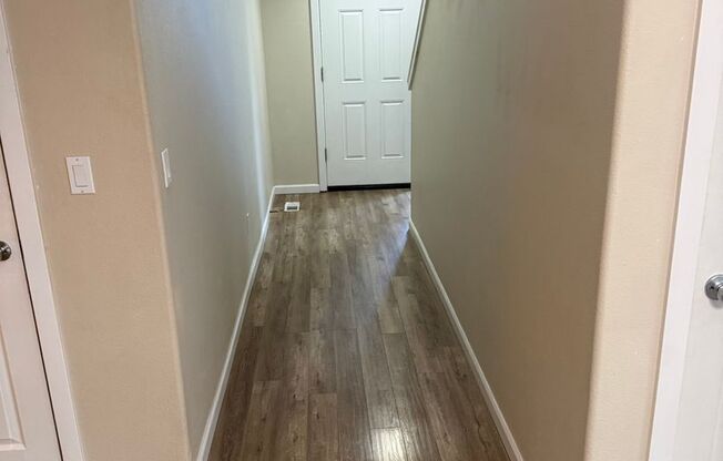 Inviting 3-Bedroom Townhome in Hayesville – Spacious & Well-Equipped