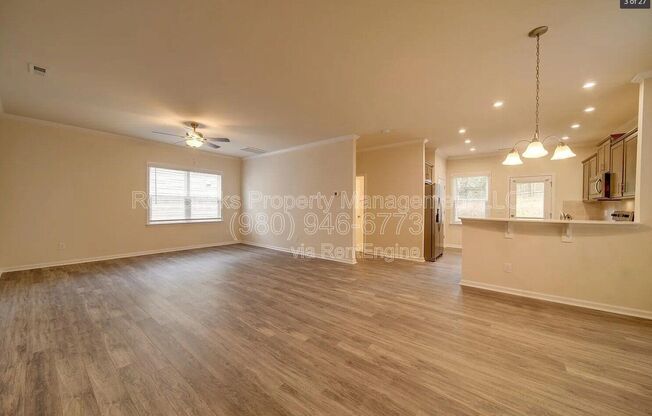 7015 THORNROSE DR