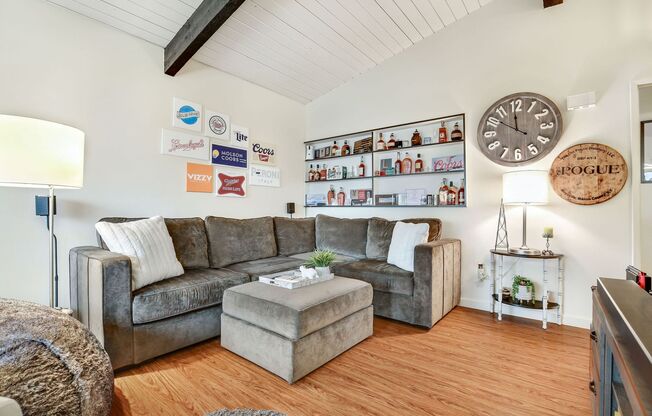 Aprés Ballard Apartments