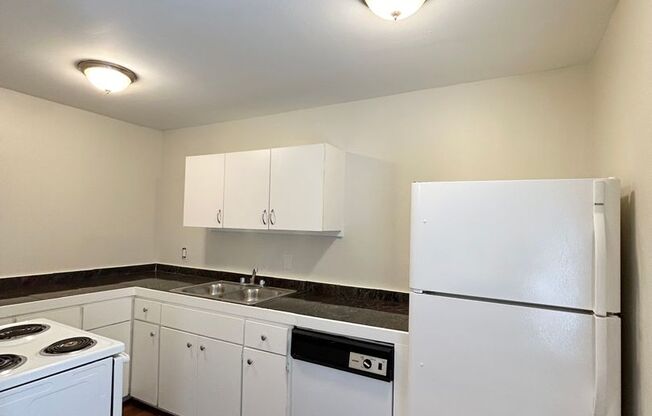 1 bed, 1 bath, $695, Unit SC515