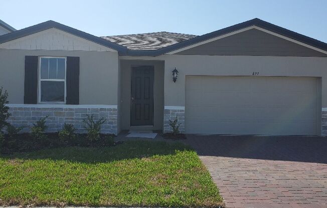 LIKE NEW!!! 4-Bedroom, 2.-Bathroom in Lucerne Park/Winter Haven