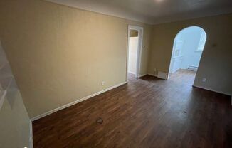 1 bed, 1 bath, $650, Unit A