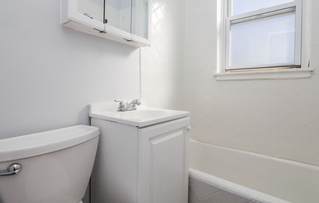 Studio, 1 bath, 225 sqft, $1,175, Unit 113