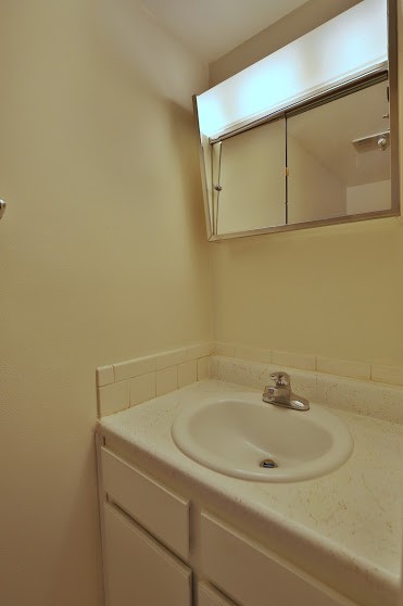 2 beds, 1.5 baths, 920 sqft, $950, Unit 1420 West Glen Avenue Apt 113