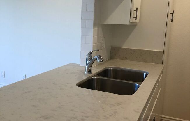1 bed, 1 bath, 600 sqft, $1,950, Unit 412