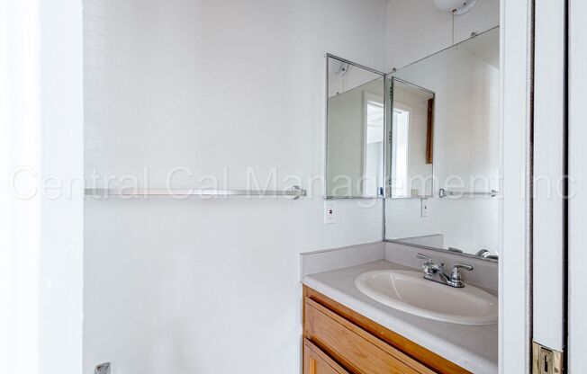 2 beds, 1.5 baths, 1,000 sqft, $1,595, Unit Apt D