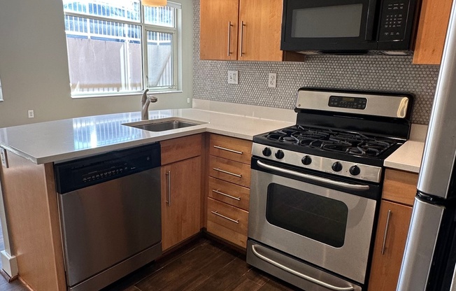1348 EUCLID ST NW