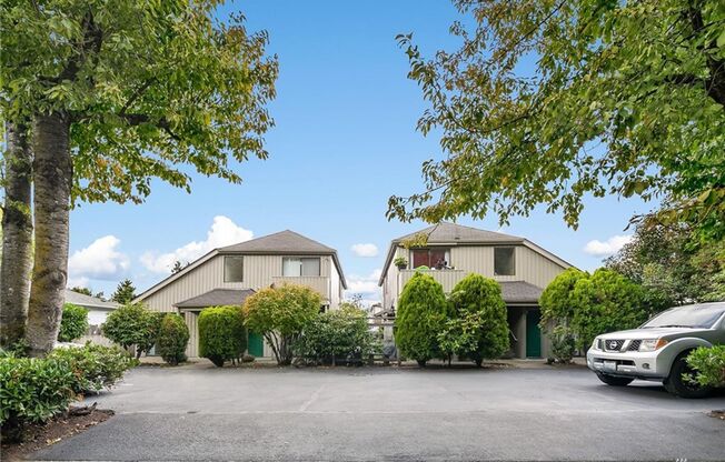 Downtown Renton ground floor gated condo for rent. Newly remodeled.