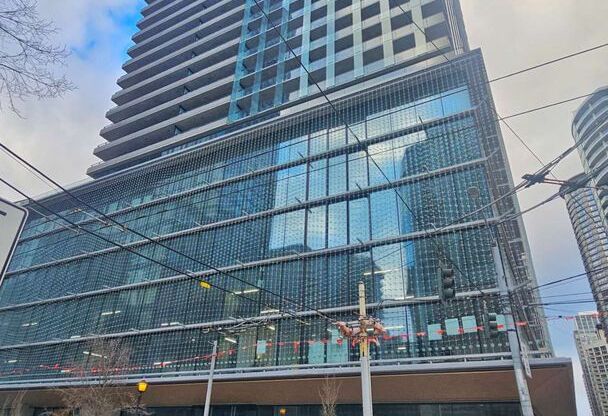 Sophisticated Designed Studio In Downtown Seattle!