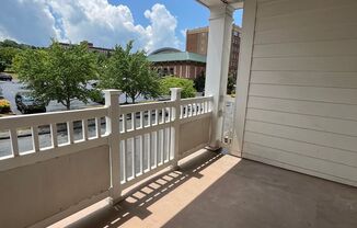 3 beds, 2 baths, $1,700, Unit APARTMENT 207