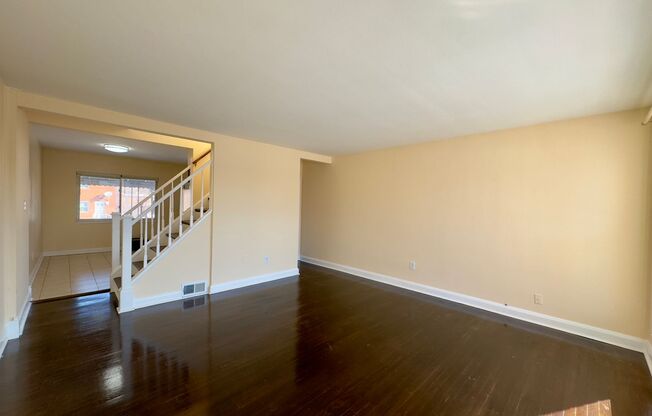 Charming 3 Bedroom/2 Bathroom Townhome in Violetville MD!