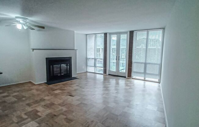 Cozy 1 Bed 1 Bath Unit With Gorgeous Views In Historic Lake Anne Of Reston