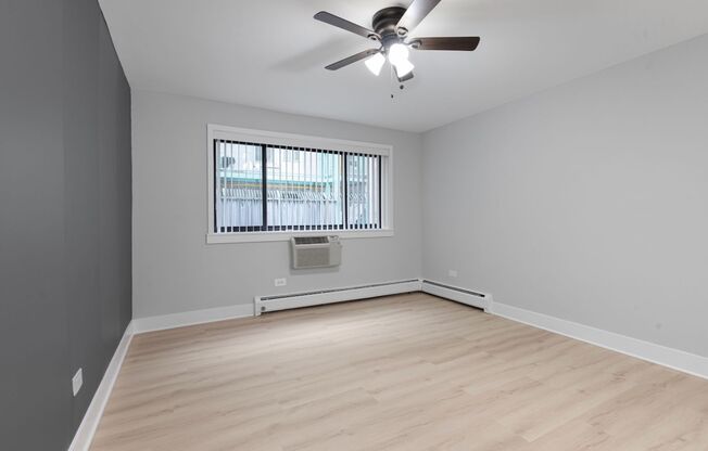 Studio, 1 bath, 295 sqft, $1,395, Unit 338