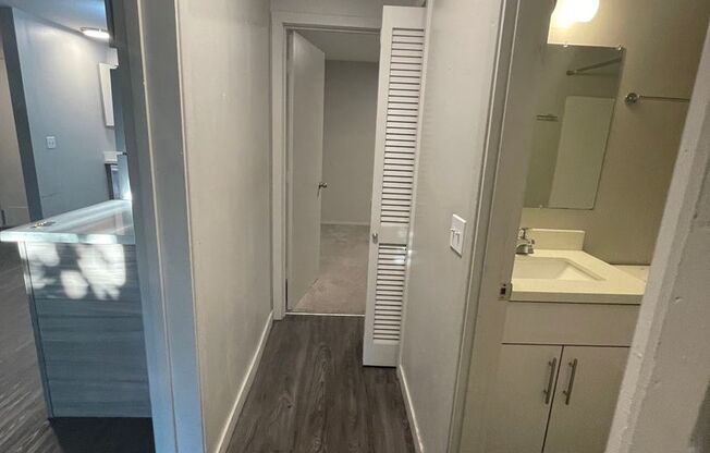 2 beds, 1.5 baths, 800 sqft, $2,445, Unit 303