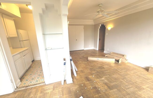 1 bed, 1 bath, $1,145, Unit 409