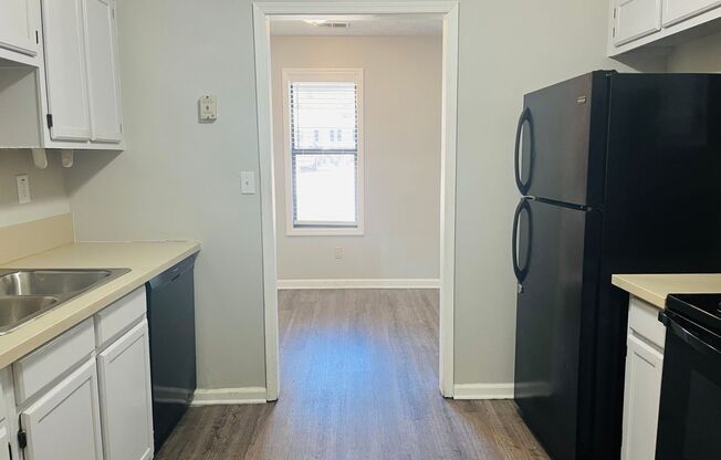 2 beds, 1 bath, 800 sqft, $1,295, Unit Unit 130