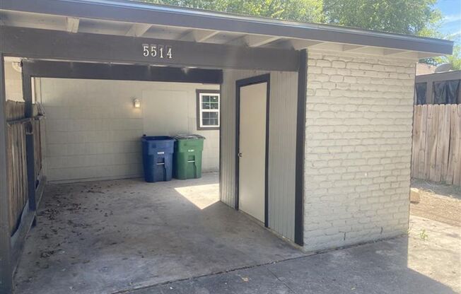 3/1 Townhouse with covered parking