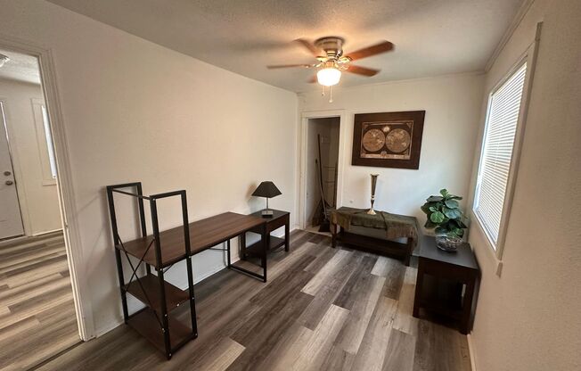 1 bed, 1 bath, 472 sqft, $600, Unit Rear