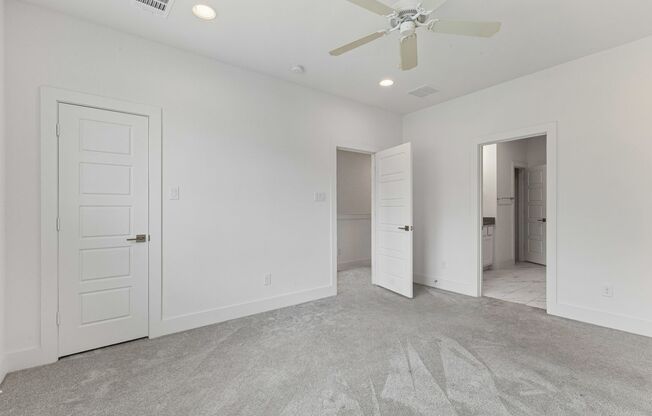 3 beds, 2.5 baths, $2,100