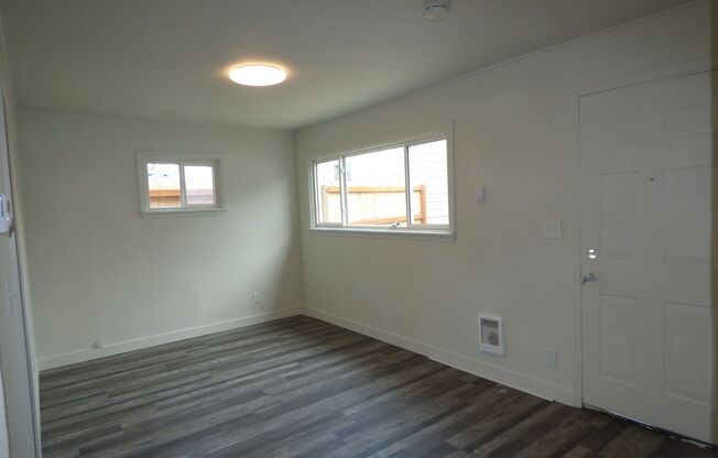 2083-2085 University St SE Salem, OR 97302