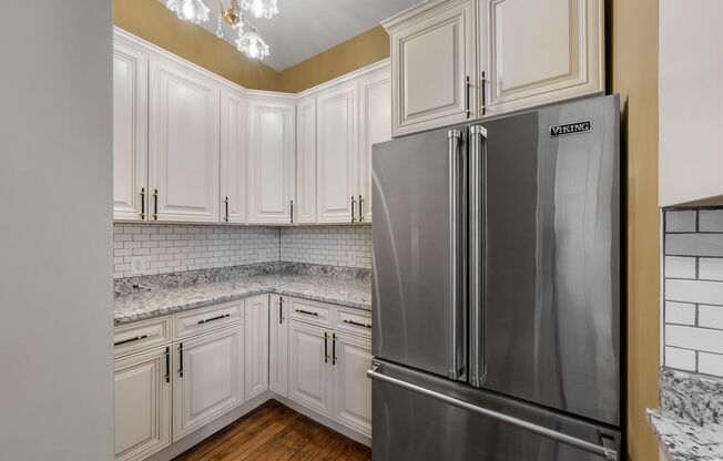 2902-2904 W State St