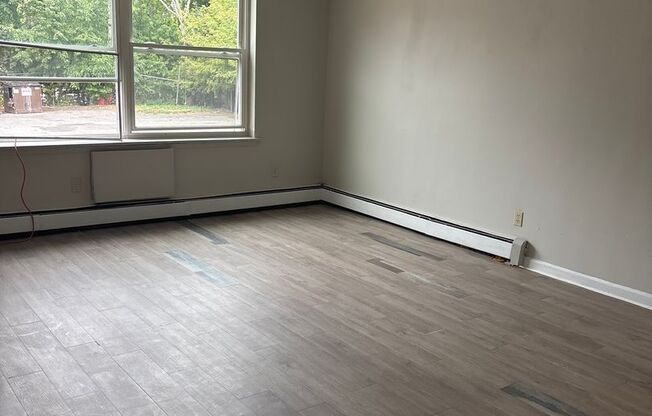 1 bed, 1 bath, 650 sqft, $1,150, Unit 205