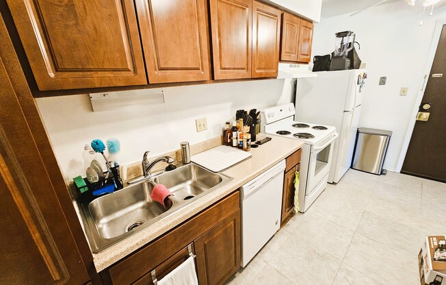 1215 S FORUMS CT