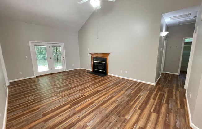 Charming, updated 3br house w/ separate garage apartment in hidden north Chapel Hill neighborhood, just minutes to UNC, I-40!