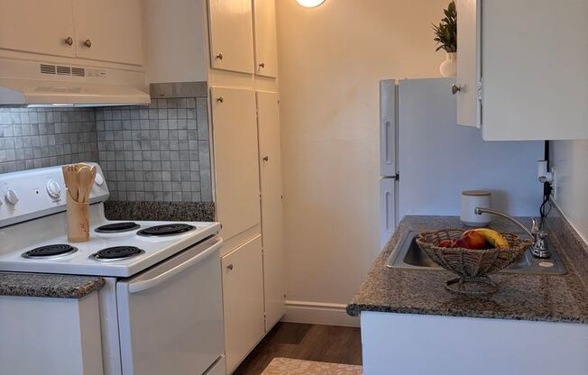 730 Lanai Apartments