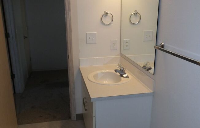 2 beds, 2.5 baths, 1,497 sqft, $2,050, Unit F30